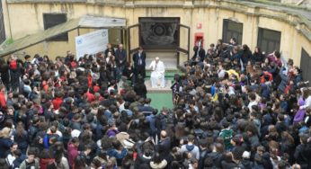Papa Francesco: “Trovare un maestro di vita è una delle cose belle, belle, belle”